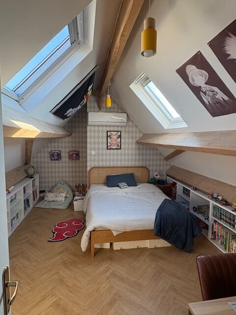 décoration-intérieur-chambre-comble-ado